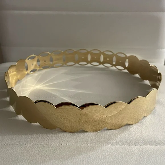 Oscar de la Renta Beautiful Gold Metal Belt